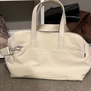 Away Everywhere Bag in Limited Edition Salt White